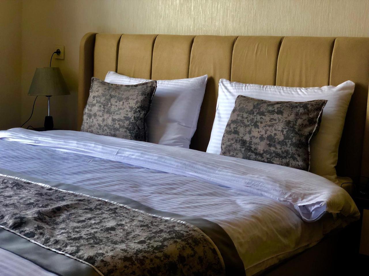Tbili Hotel Tbilissi Extérieur photo