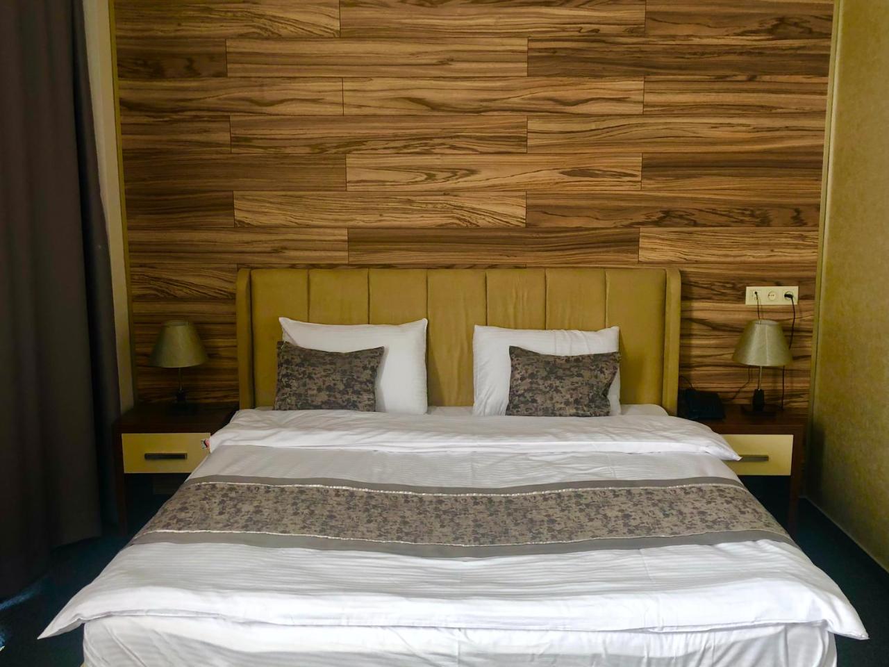 Tbili Hotel Tbilissi Extérieur photo