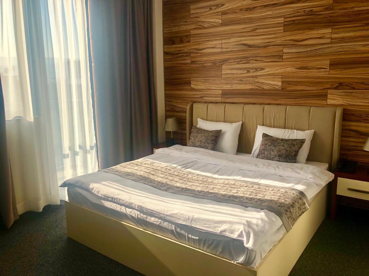 Tbili Hotel Tbilissi Extérieur photo
