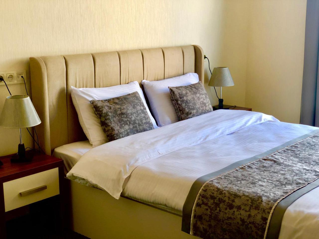 Tbili Hotel Tbilissi Extérieur photo