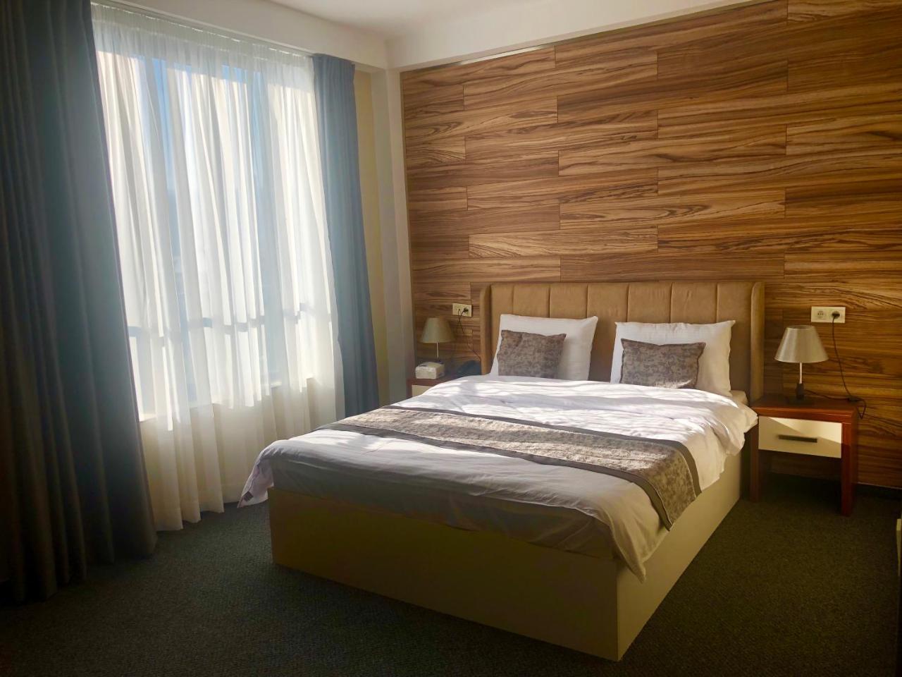 Tbili Hotel Tbilissi Extérieur photo