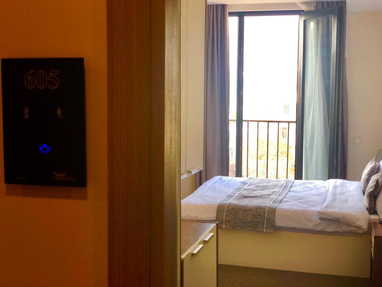 Tbili Hotel Tbilissi Extérieur photo