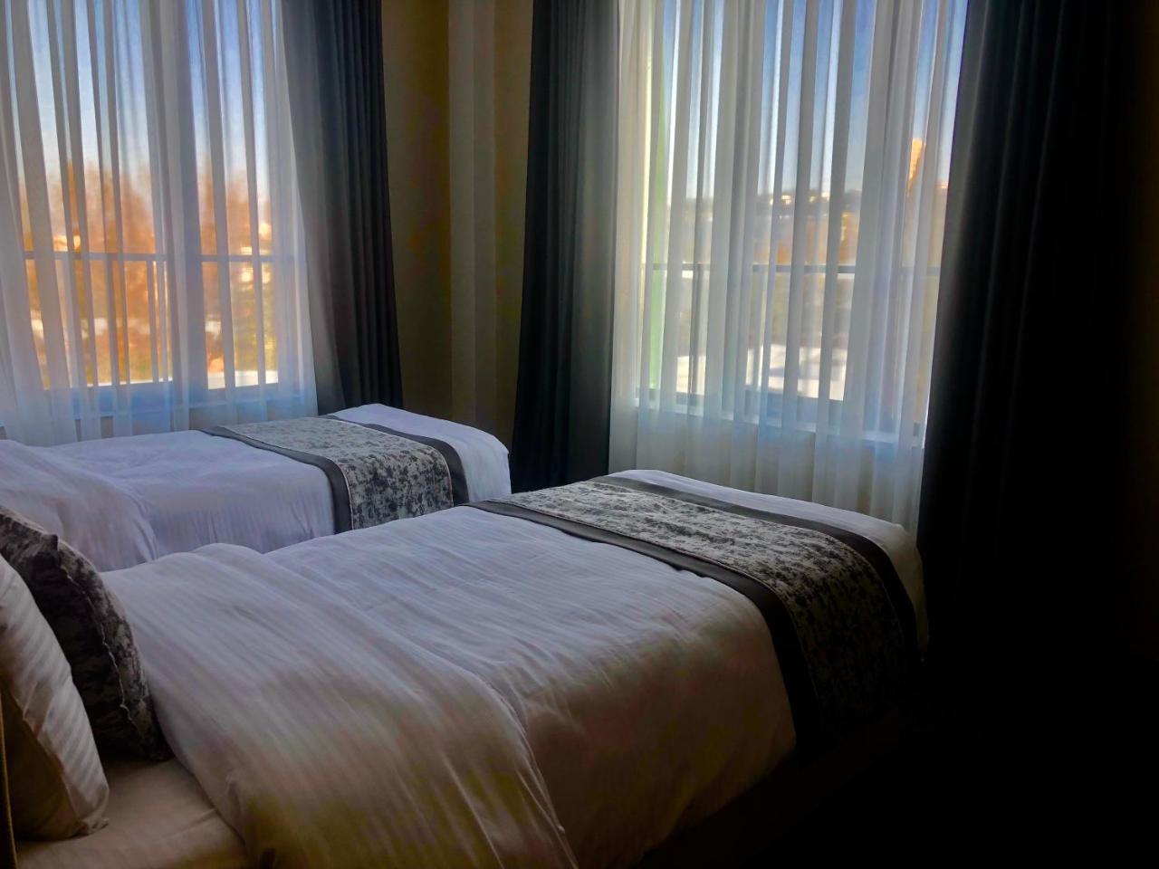 Tbili Hotel Tbilissi Extérieur photo