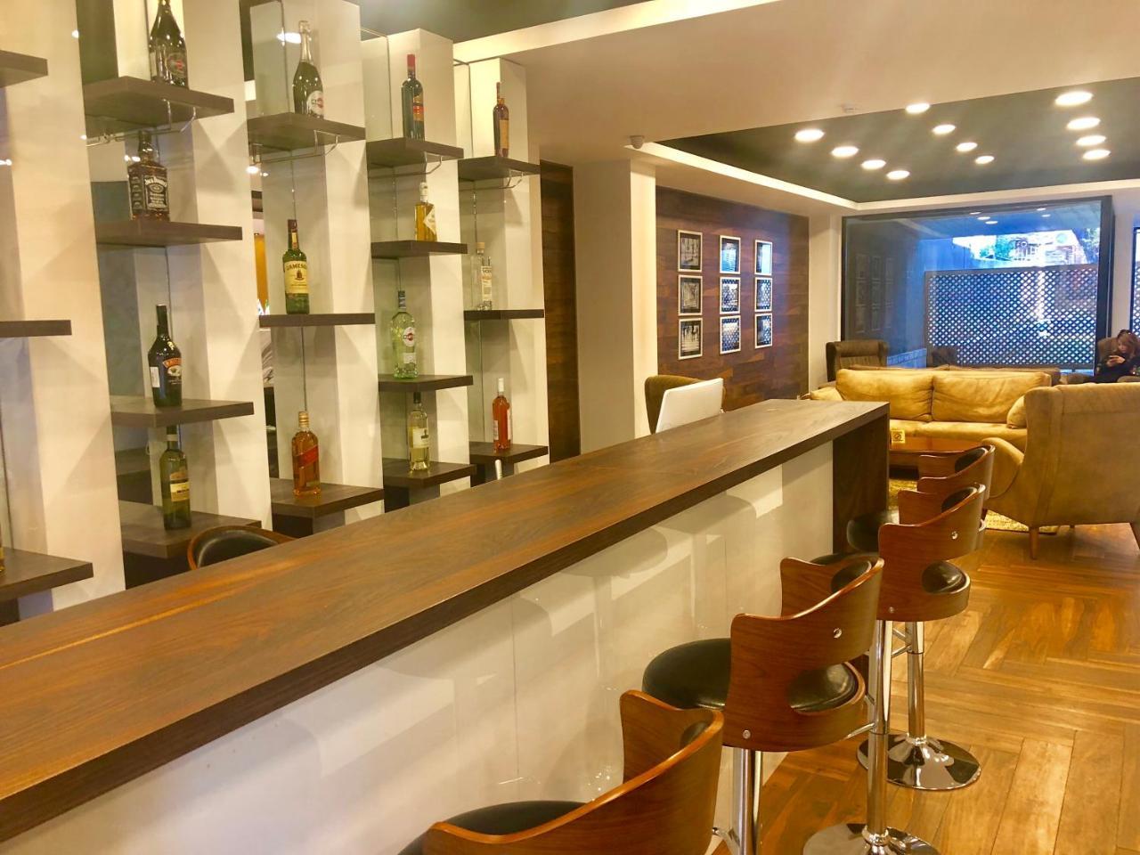 Tbili Hotel Tbilissi Extérieur photo